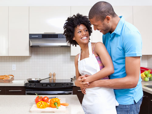 couple-cooking-together