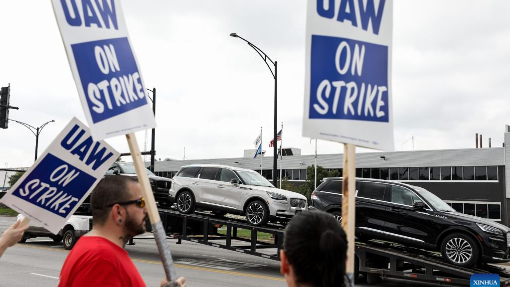 UAW, Mack Trucks reach tentative agreement Capital Business