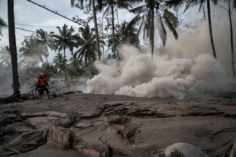 Korban tewas gunung berapi di Indonesia naik menjadi 13 »Capital News