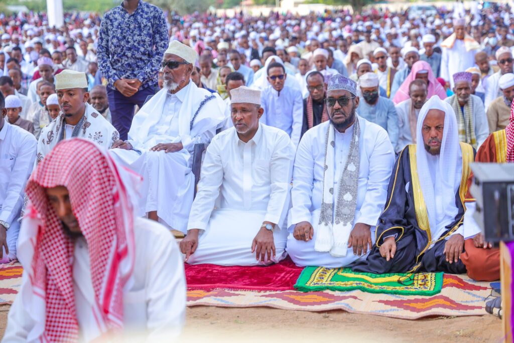 This image has an empty alt attribute; its file name is CS-Duale-attends-Idd-Ul-Adha-Prayers-in-Gen-Mahmoud-Eid-Grds-Garrisa-County-CS-Duale-X-Page-1024x683.jpg