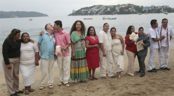 Acapulco Holds Mass Gay Wedding On Beach Capital News