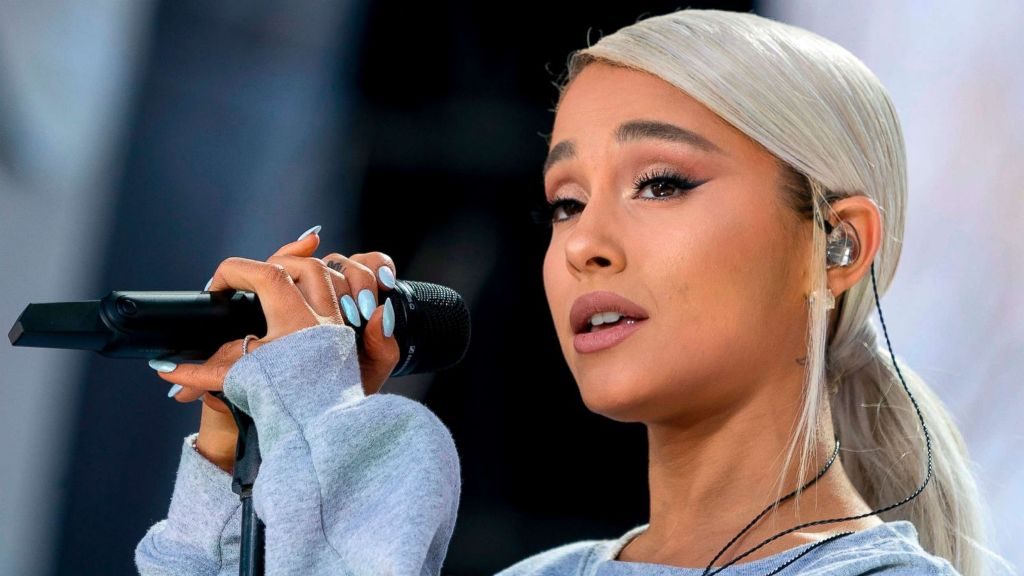 Ariana Grande is giving away $1 million worth of therapy - The Sauce