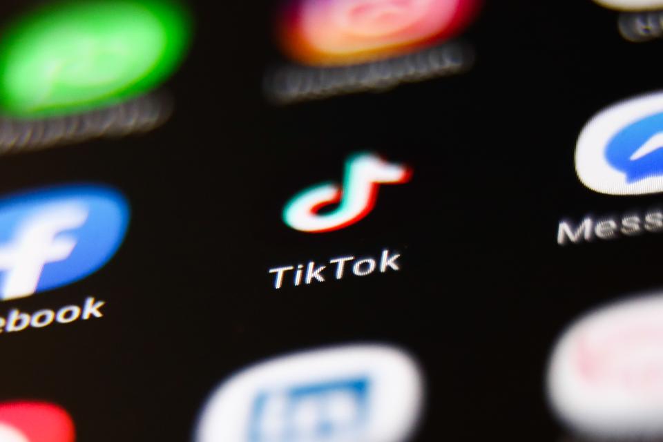 TikTok to introduce 60 minute time limit for teens